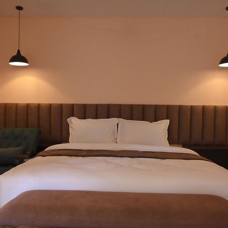 Landmark Woods Hotel Kaziranga Ngoại thất bức ảnh