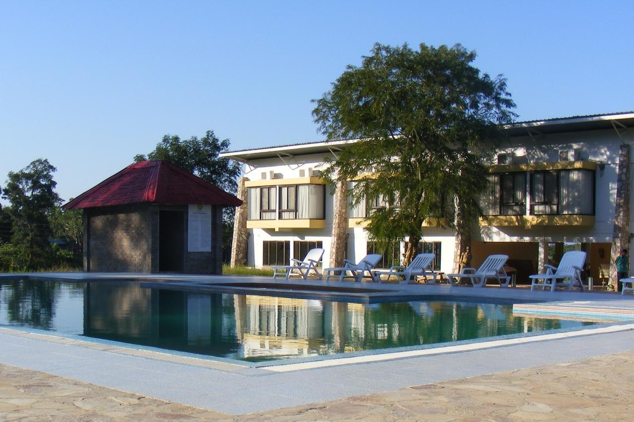 Landmark Woods Hotel Kaziranga Ngoại thất bức ảnh